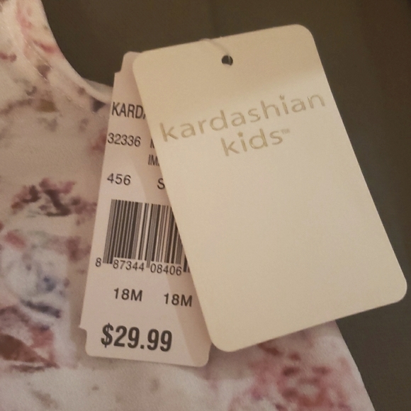 Kids Kardashian Multi Floral shirt/dress with ruffled back. - Picture 3 of 7